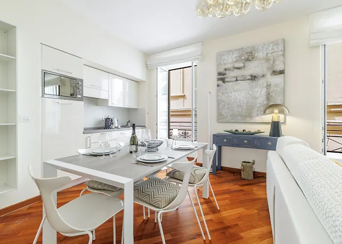 Palais De La Rose 3 *